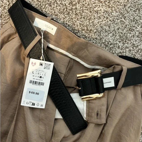 Zara viral gold pants - Picture 3 of 3